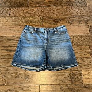 Lands End High Rise Shorts NWT Size 14